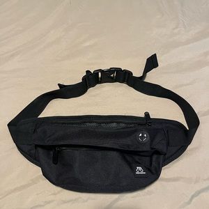 New athletic waist pack